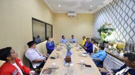 Pasangan Capres Koalisi Indonesia Maju Prabowo Subianto dan cawapres Gibran Rakabuming Raka di Pengundian dan Penetapan nomor urut Capres dan Cawapres di kantor KPU. (Dok. TKN Prabowo Gibran)  