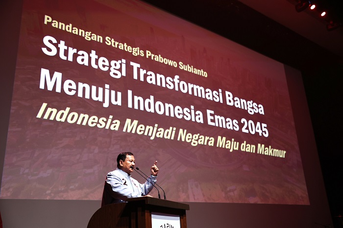 Calon presiden nomor urut dua, Prabowo Subianto di hadapan massa Relawan Pedagang Indonesia Maju (RAPIM) yang mendeklarasikan dukungan mereka untuk pasangan Prabowo-Gibran di Djakarta Theater. Dok. Tim Media Prabowo-Gibran)