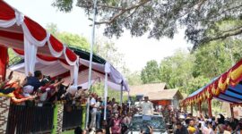 Menteri Pertahanan Prabowo Subianto saat meresmikan lima titik bantuan sumber air bersih yang berpusat di Desa Pamupukan, Kabupaten Kuningan, Jawa Barat. (Dok. TIm Media Prabowo Subianto)
