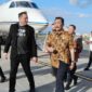 CEO SpaceX sekaligus Tesla Inc, Elon Musk, tiba di Bandara Internasional I Gusti Ngurah Rai, Bali pada Minggu (19/5/2024) disambut Menko Marves Luhut Binsar Pandjaitan. (Instagram.com/@worldwaterforum10)