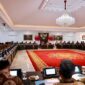Presiden RI Prabowo Subianto memimpin rapat kabinet perdana di Istana Merdeka. (Dok. Tim Media Prabowo)  